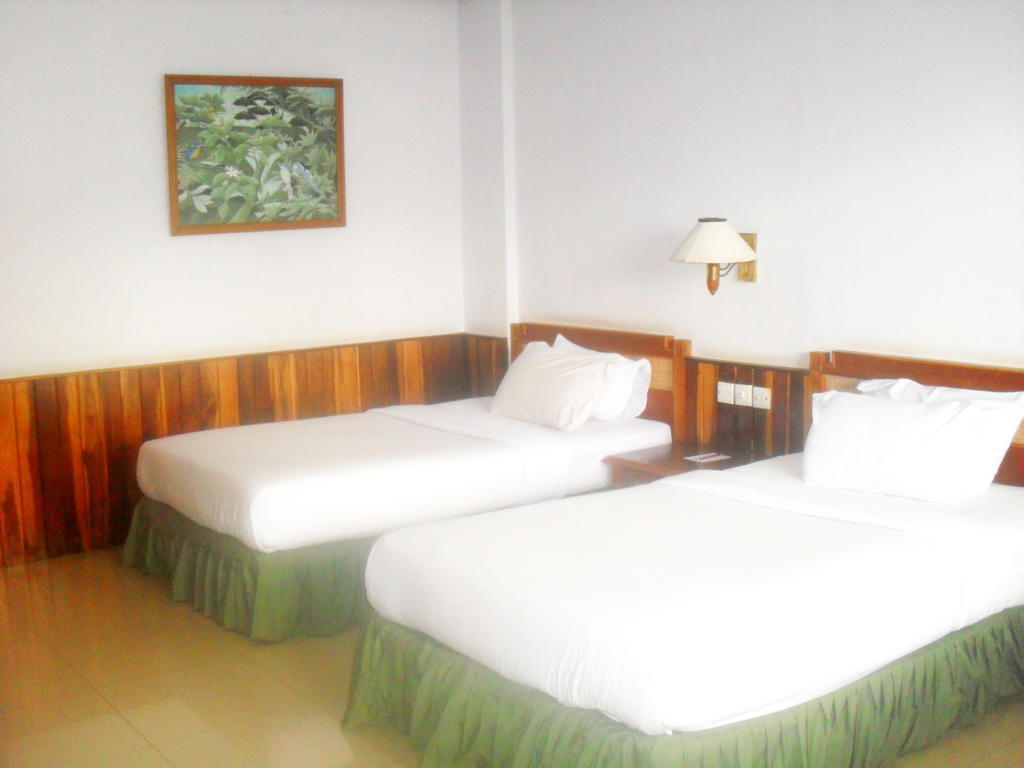 Sunrise Hotel Beach Pangandaran Quarto foto